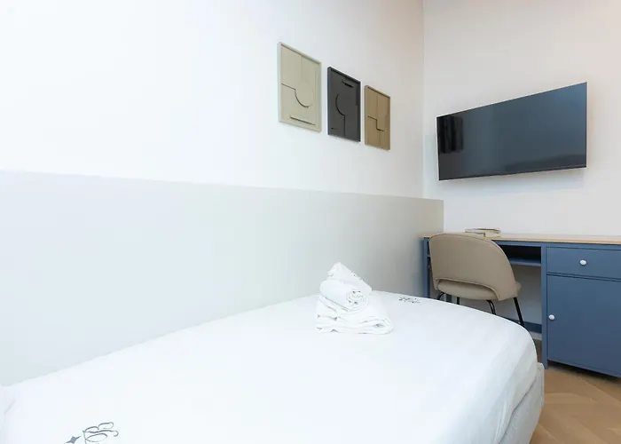 Mellini View By In Apartment Rom